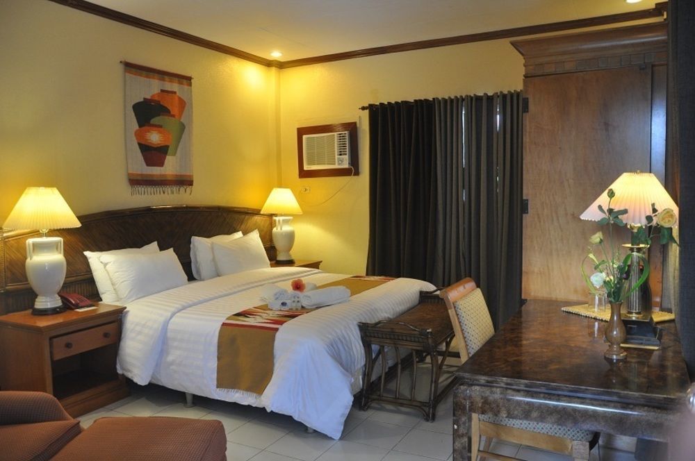 Paras Beach Resort Naasag Exterior photo