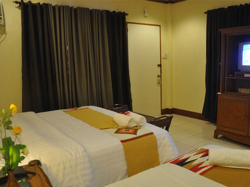 Paras Beach Resort Naasag Exterior photo